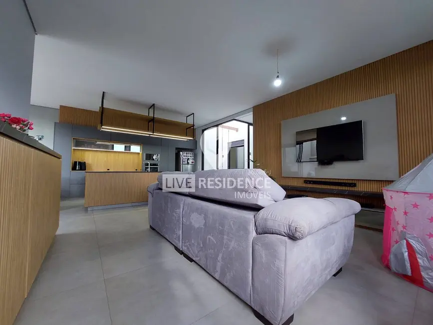 Foto 2 de Casa com 3 quartos à venda, 185m2 em Villaggio Fosuzzi, Itatiba - SP