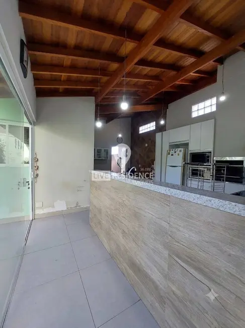 Casa com 3 quartos à venda, 218m2 em Loteamento Itatiba Park, Itatiba - SP - imagem 2 Foto 2 de Casa com 3 quartos à venda, 218m2 em Loteamento Itatiba Park, Itatiba - SP