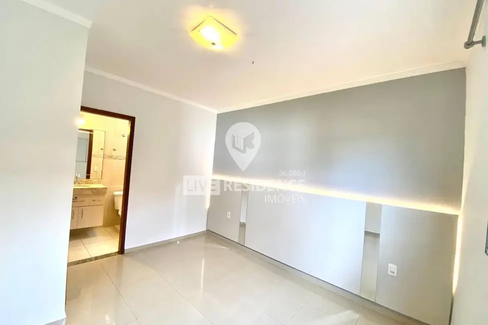 Casa com 3 quartos à venda, 165m2 em Loteamento Residencial Central Park I, Itatiba - SP - imagem 2 Foto 2 de Casa com 3 quartos à venda, 165m2 em Loteamento Residencial Central Park I, Itatiba - SP