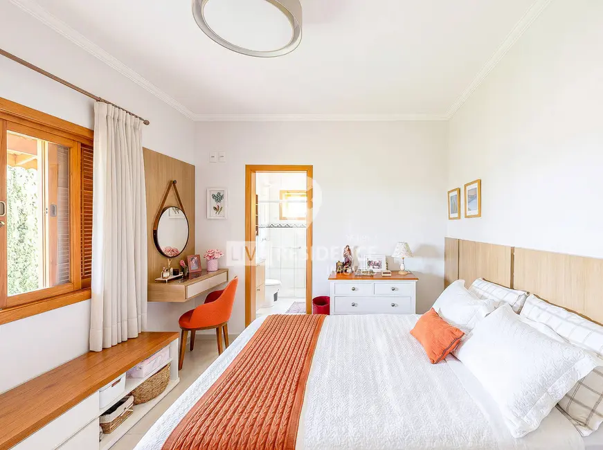 Foto 2 de Casa de Condomínio com 3 quartos à venda, 316m2 em Capela do Barreiro, Itatiba - SP