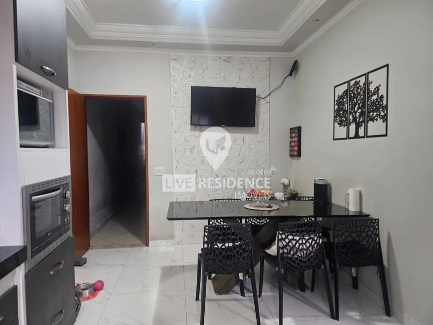 Casa com 3 quartos à venda, 179m2 em Vila Centenário, Itatiba - SP - imagem 3 Foto 3 de Casa com 3 quartos à venda, 179m2 em Vila Centenário, Itatiba - SP