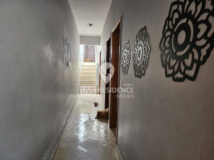 Casa com 3 quartos à venda, 179m2 em Vila Centenário, Itatiba - SP - imagem 9 Foto 9 de Casa com 3 quartos à venda, 179m2 em Vila Centenário, Itatiba - SP