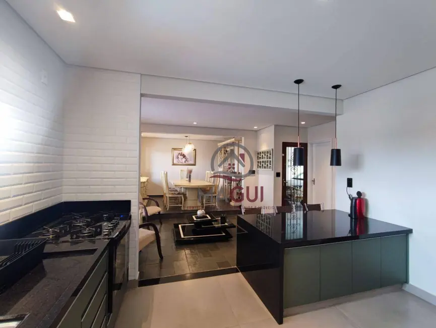 Casa com 4 quartos à venda, 336m2 em Jardim Chapadão, Campinas - SP - imagem 6 Foto 6 de Casa com 4 quartos à venda, 336m2 em Jardim Chapadão, Campinas - SP