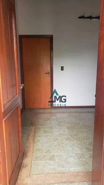Foto 3 de Casa com 4 quartos à venda, 600m2 em Tres Coracoes - MG