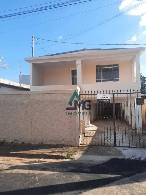 Foto 1 de Casa com 3 quartos à venda, 300m2 em Tres Coracoes - MG