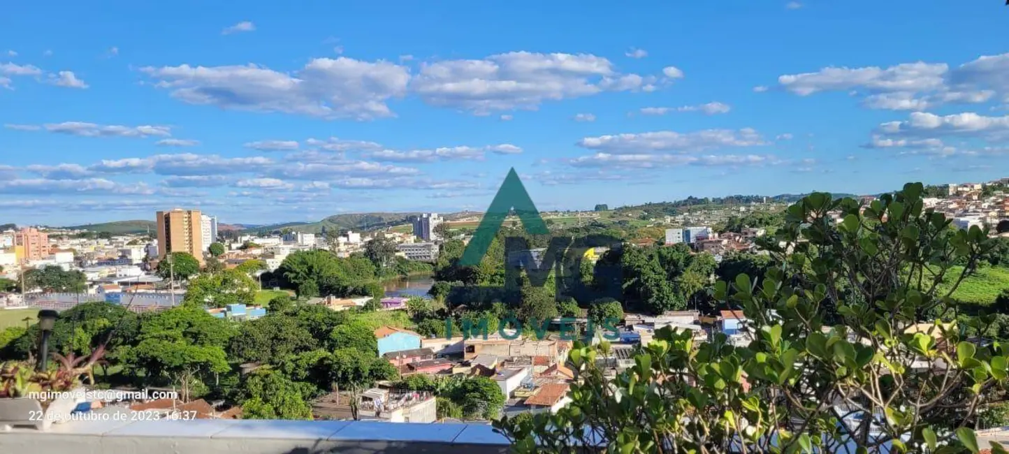 Foto 7 de Casa com 4 quartos à venda em Tres Coracoes - MG