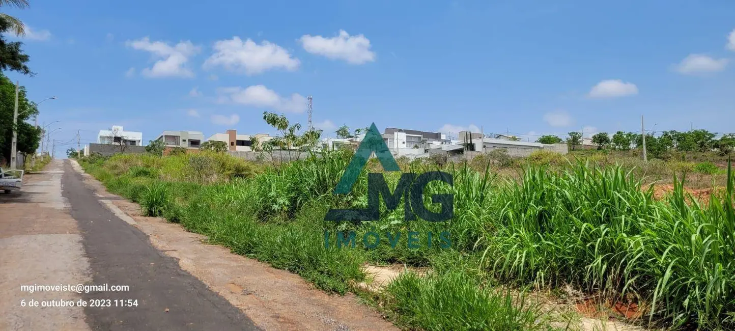 Foto 1 de Terreno / Lote à venda, 720m2 em Tres Coracoes - MG