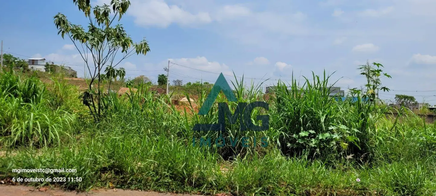 Foto 3 de Terreno / Lote à venda, 720m2 em Tres Coracoes - MG