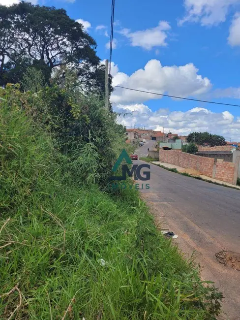 Foto 1 de Terreno / Lote à venda, 245m2 em Tres Coracoes - MG