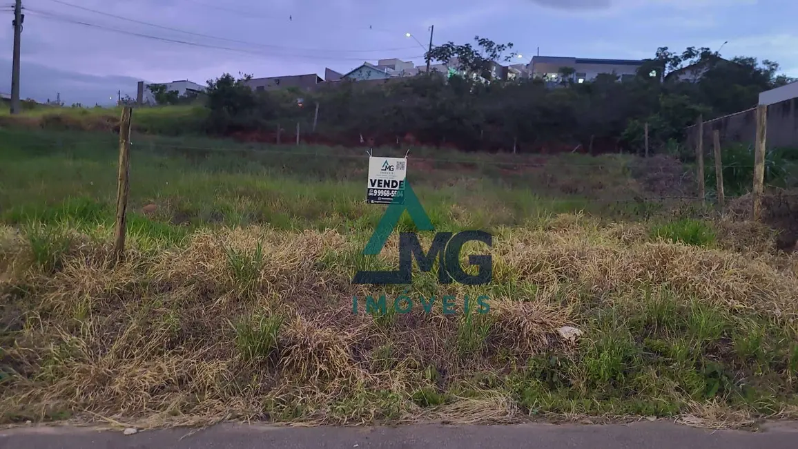 Foto 2 de Terreno / Lote à venda, 600m2 em Tres Coracoes - MG