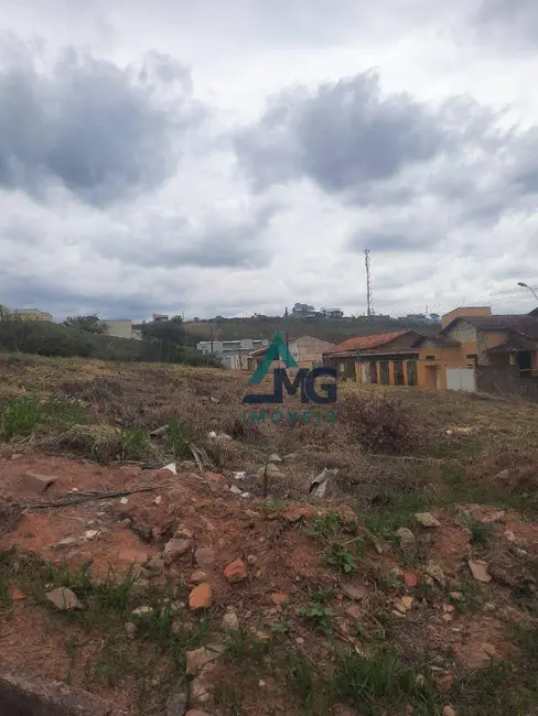 Foto 2 de Terreno / Lote à venda, 525m2 em Tres Coracoes - MG