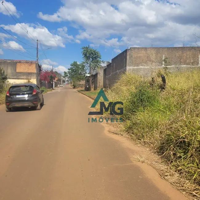 Foto 1 de Terreno / Lote à venda, 1100m2 em Tres Coracoes - MG