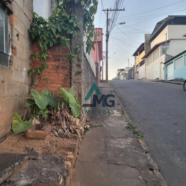 Foto 2 de Terreno / Lote à venda, 100m2 em Tres Coracoes - MG