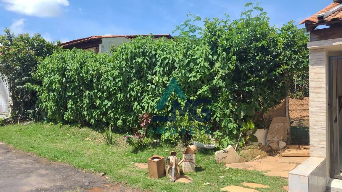 Foto 2 de Terreno / Lote à venda, 243m2 em Tres Coracoes - MG