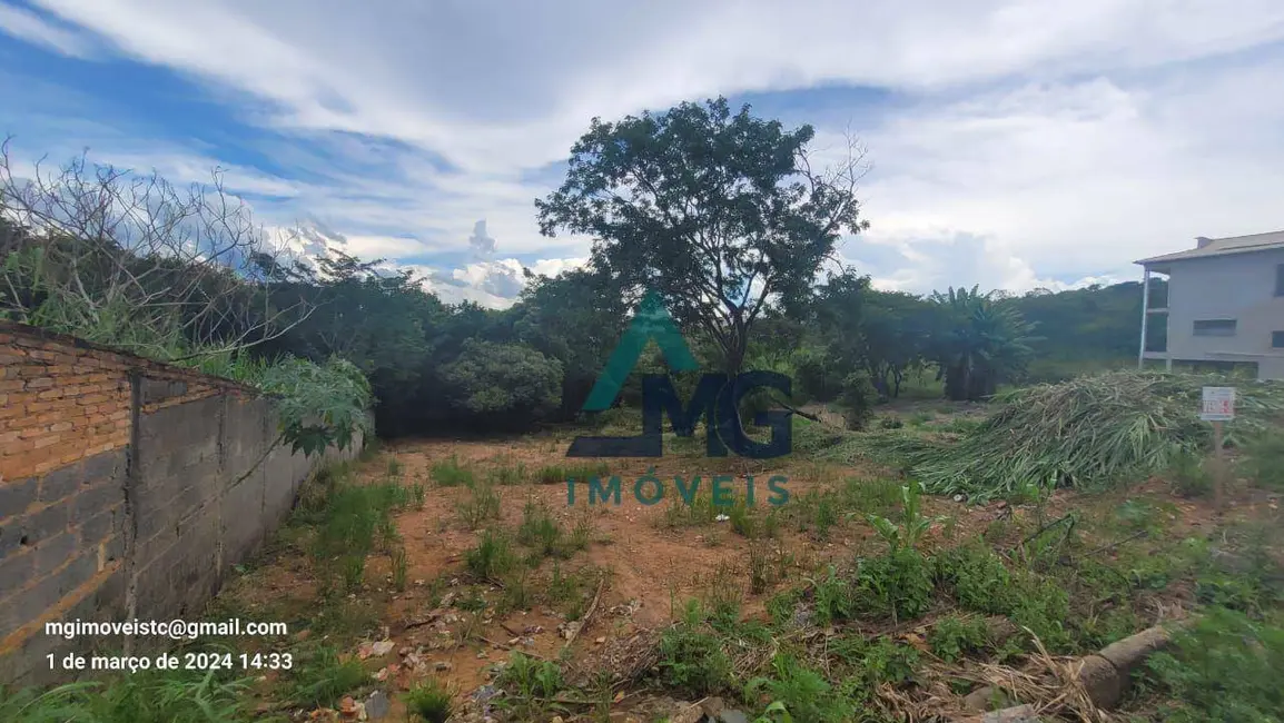 Foto 2 de Terreno / Lote à venda, 396m2 em Tres Coracoes - MG