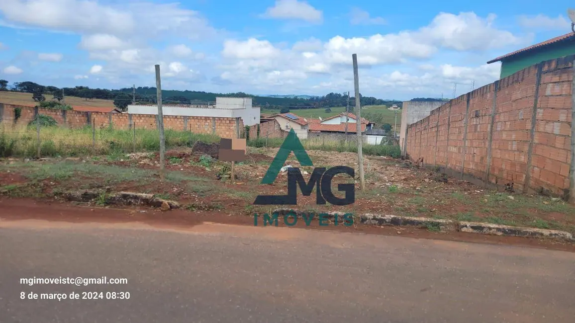 Foto 2 de Terreno / Lote à venda, 300m2 em Tres Coracoes - MG