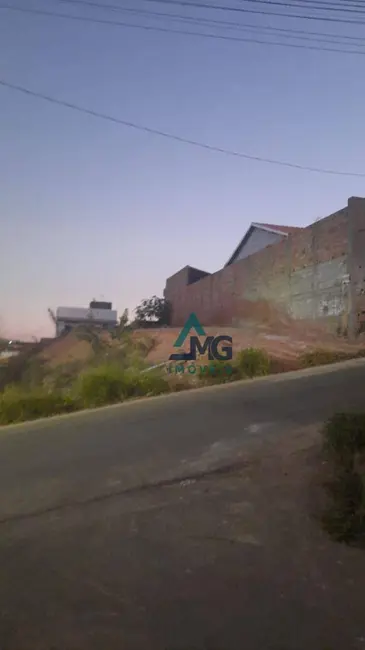 Foto 1 de Terreno / Lote à venda, 370m2 em Tres Coracoes - MG