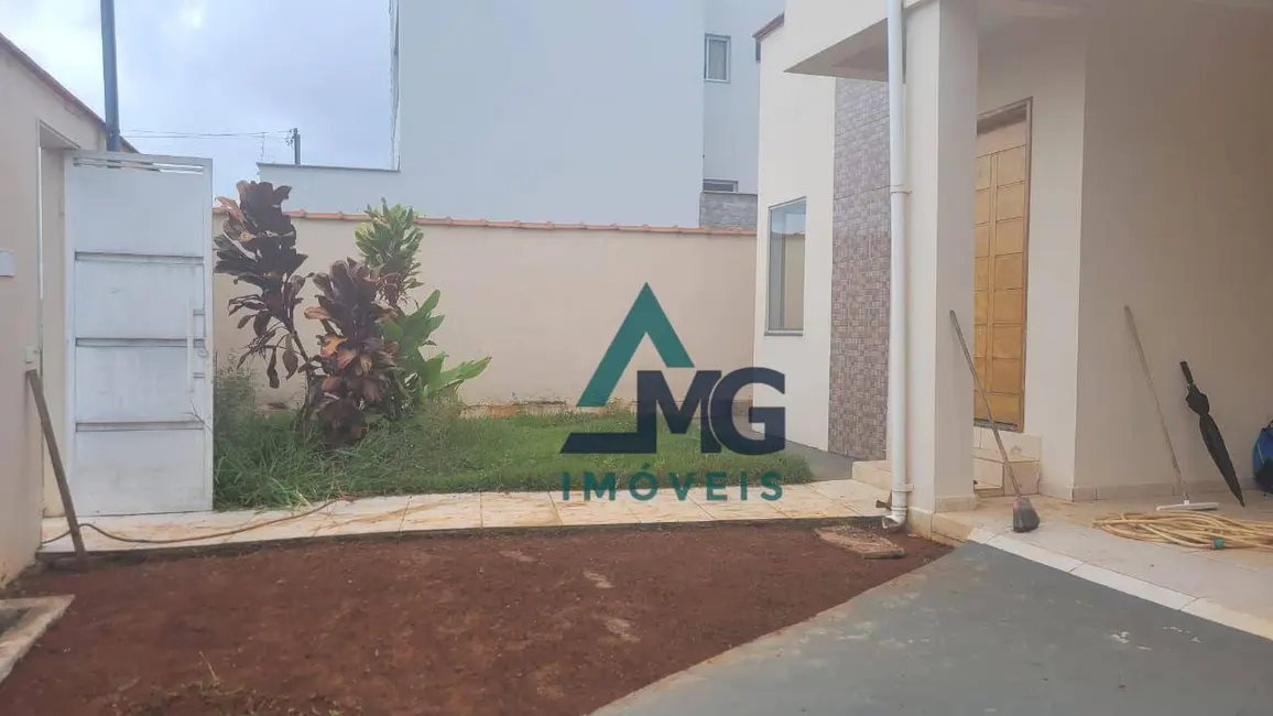 Foto 2 de Casa com 3 quartos à venda, 366m2 em Tres Coracoes - MG