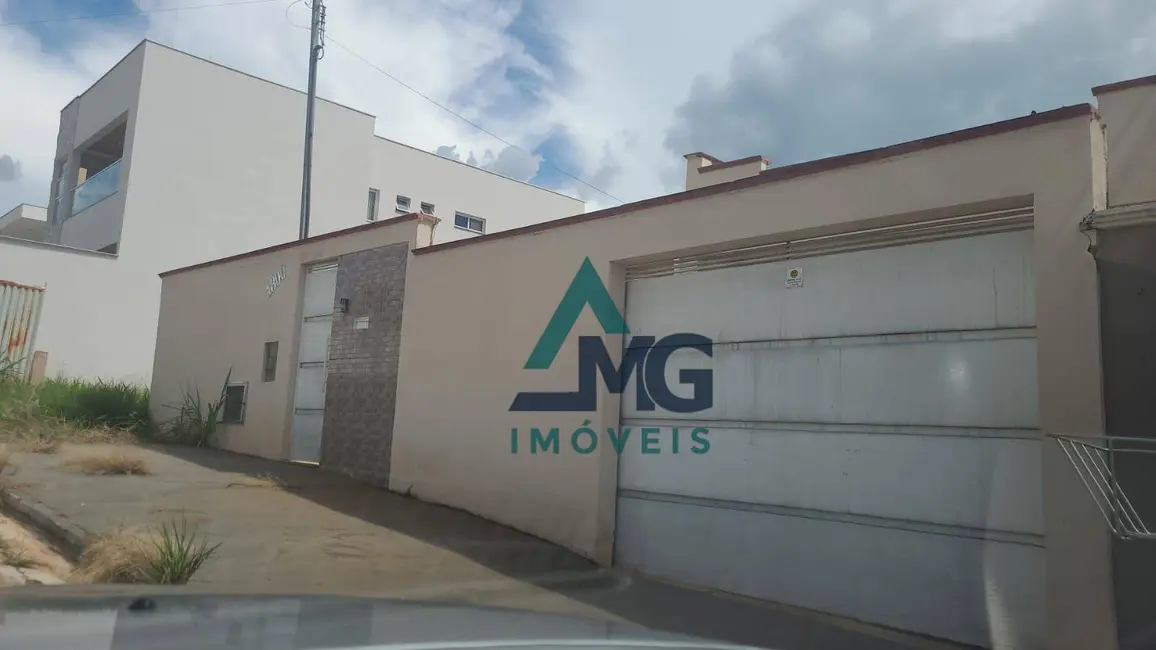 Foto 1 de Casa com 3 quartos à venda, 366m2 em Tres Coracoes - MG