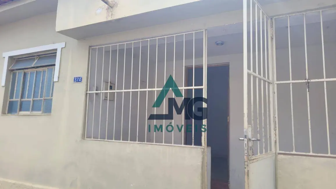 Foto 2 de Casa com 3 quartos à venda, 200m2 em Tres Coracoes - MG