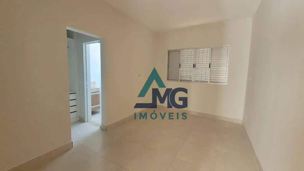 Casa com 4 quartos à venda em Tres Coracoes - MG - imagem 9 Foto 9 de Casa com 4 quartos à venda em Tres Coracoes - MG