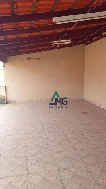 Foto 9 de Casa com 5 quartos à venda, 200m2 em Tres Coracoes - MG