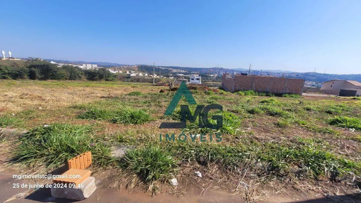 Foto 2 de Terreno / Lote à venda, 200m2 em Tres Coracoes - MG