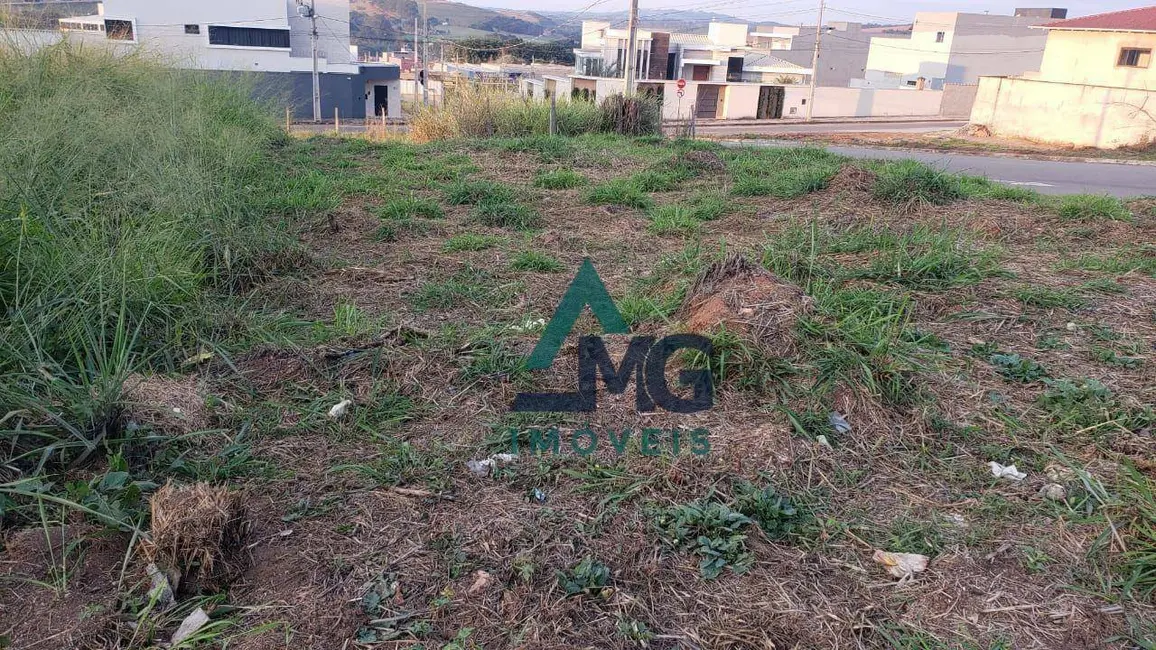 Foto 3 de Terreno / Lote à venda, 300m2 em Tres Coracoes - MG