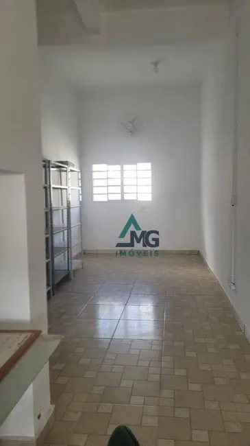 Armazém / Galpão à venda e para alugar, 436m2 em Tres Coracoes - MG - imagem 9 Foto 9 de Armazém / Galpão à venda e para alugar, 436m2 em Tres Coracoes - MG