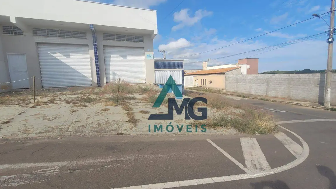 Armazém / Galpão à venda e para alugar, 436m2 em Tres Coracoes - MG - imagem 3 Foto 3 de Armazém / Galpão à venda e para alugar, 436m2 em Tres Coracoes - MG