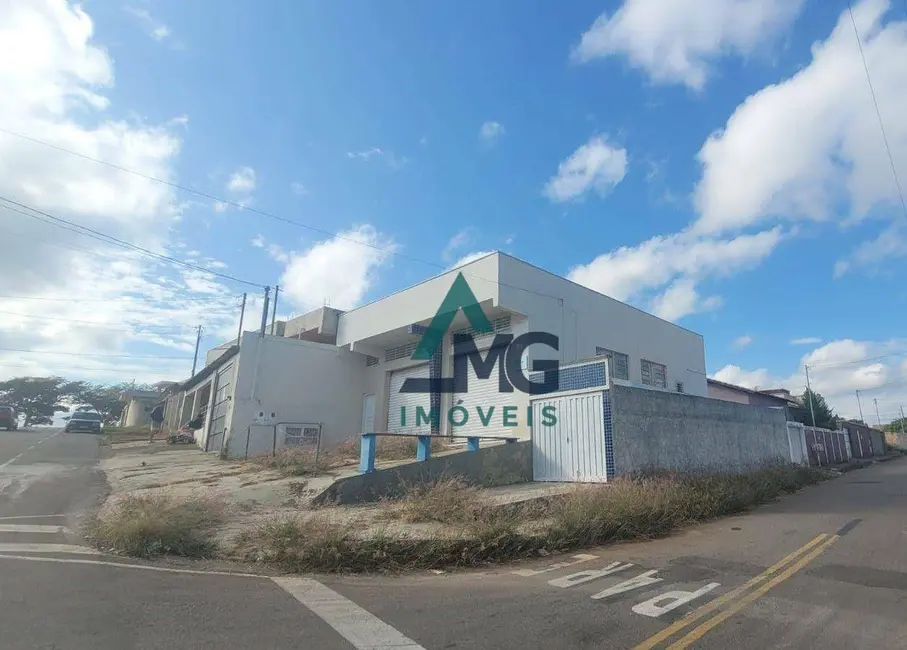 Foto 1 de Armazém / Galpão à venda, 436m2 em Tres Coracoes - MG