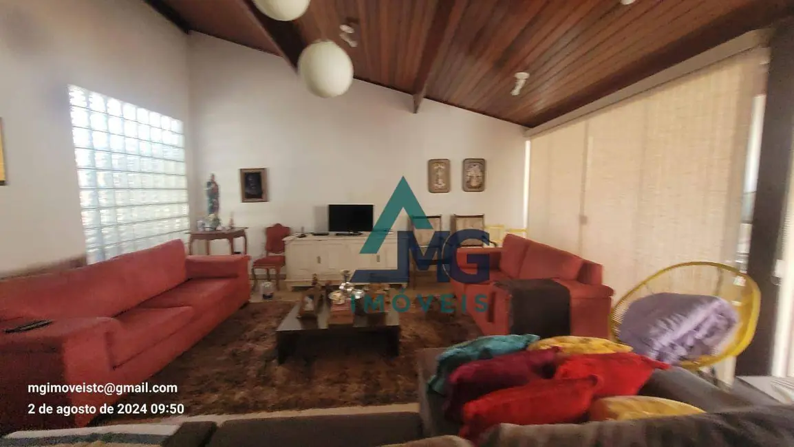 Casa com 3 quartos à venda, 300m2 em Tres Coracoes - MG - imagem 6 Foto 6 de Casa com 3 quartos à venda, 300m2 em Tres Coracoes - MG