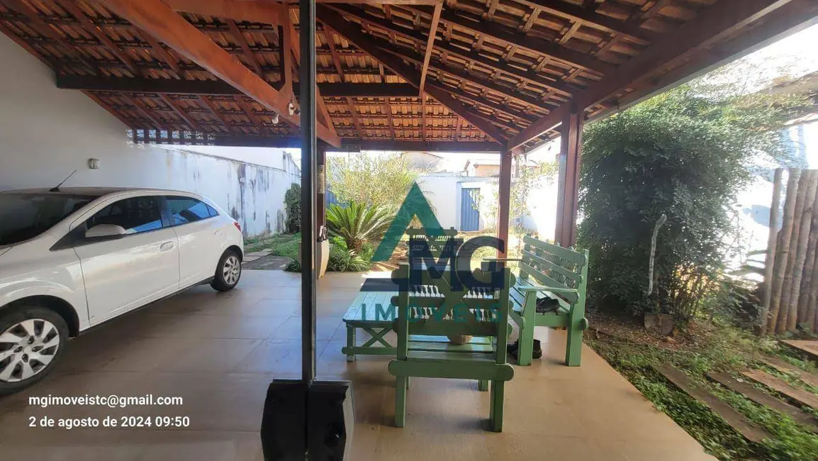 Foto 2 de Casa com 3 quartos à venda, 300m2 em Tres Coracoes - MG