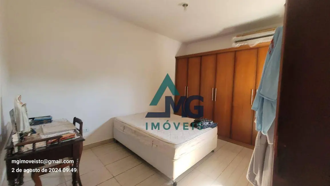 Casa com 3 quartos à venda, 300m2 em Tres Coracoes - MG - imagem 8 Foto 8 de Casa com 3 quartos à venda, 300m2 em Tres Coracoes - MG