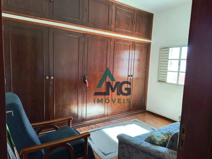 Foto 7 de Casa com 4 quartos à venda em Tres Coracoes - MG