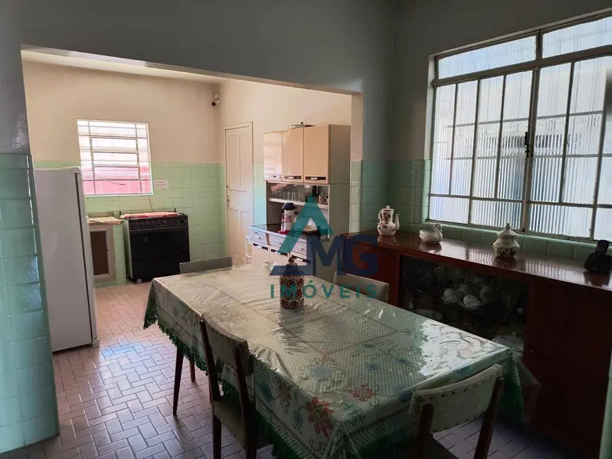 Foto 6 de Casa com 4 quartos à venda em Tres Coracoes - MG