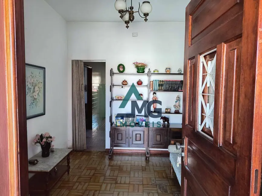 Foto 3 de Casa com 4 quartos à venda em Tres Coracoes - MG