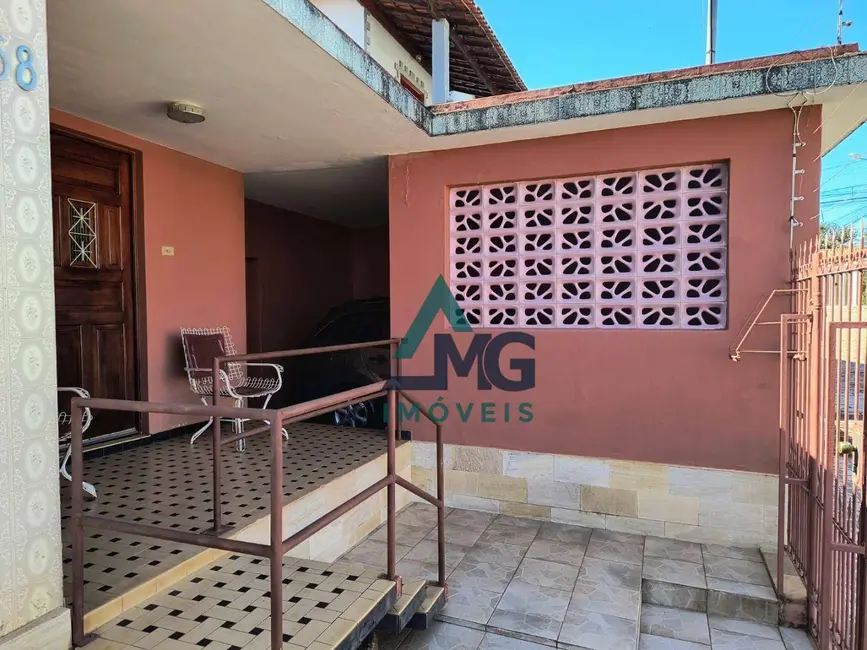 Foto 2 de Casa com 4 quartos à venda em Tres Coracoes - MG