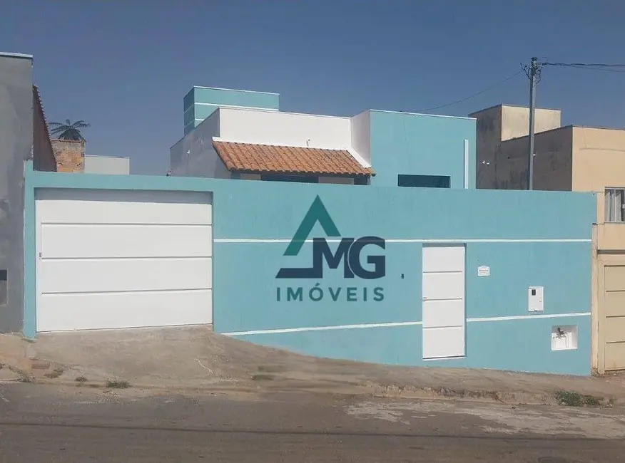 Foto 1 de Casa com 2 quartos à venda, 200m2 em Tres Coracoes - MG