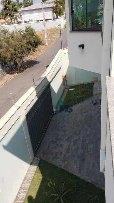 Foto 2 de Casa com 4 quartos à venda, 478m2 em Tres Coracoes - MG