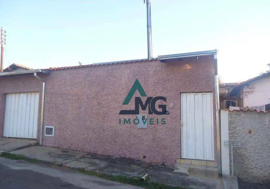 Foto 1 de Casa com 4 quartos à venda, 300m2 em Tres Coracoes - MG
