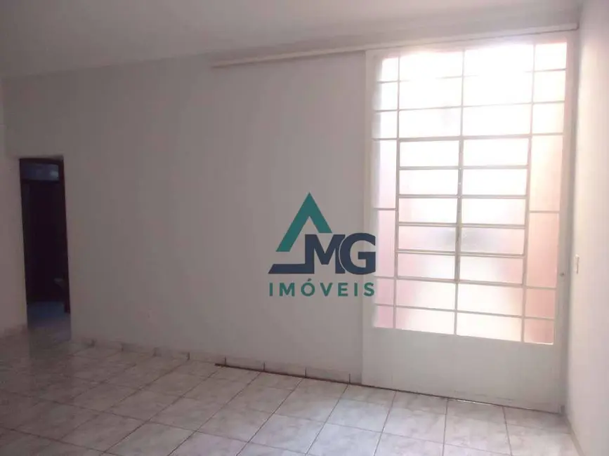Foto 4 de Casa com 4 quartos à venda, 300m2 em Tres Coracoes - MG