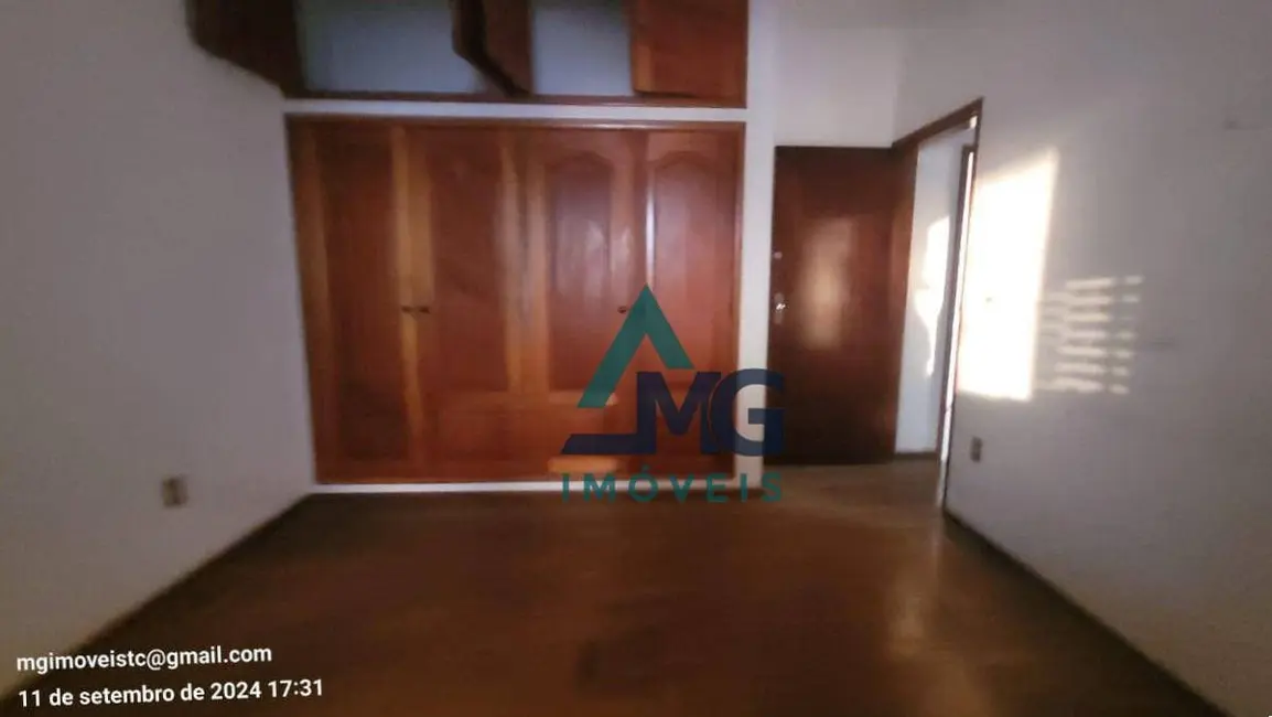 Casa com 6 quartos à venda e para alugar, 377m2 em Centro, Tres Coracoes - MG - imagem 5 Foto 5 de Casa com 6 quartos à venda e para alugar, 377m2 em Centro, Tres Coracoes - MG