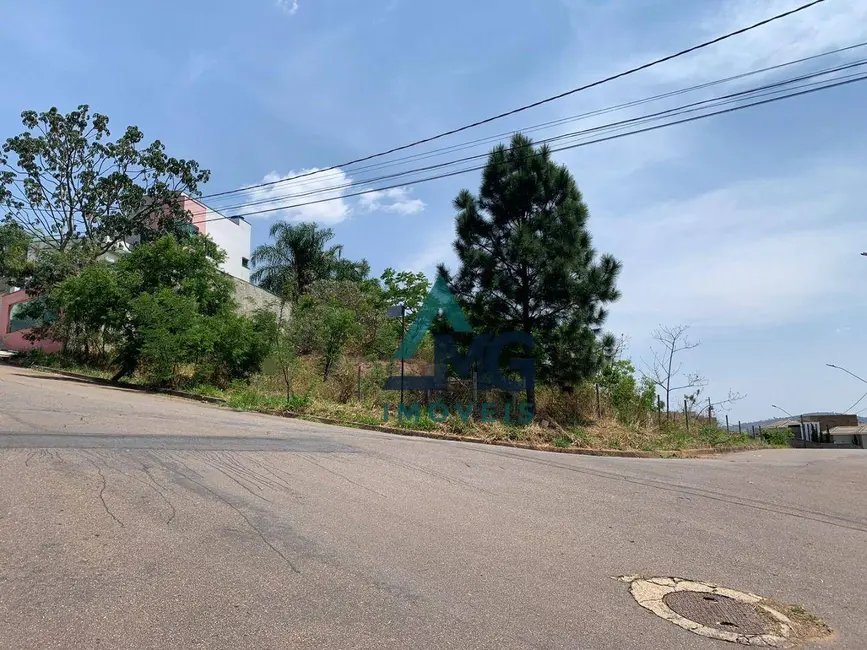 Foto 3 de Terreno / Lote à venda, 774m2 em Tres Coracoes - MG