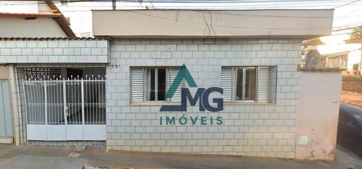 Foto 1 de Casa com 4 quartos à venda em Tres Coracoes - MG