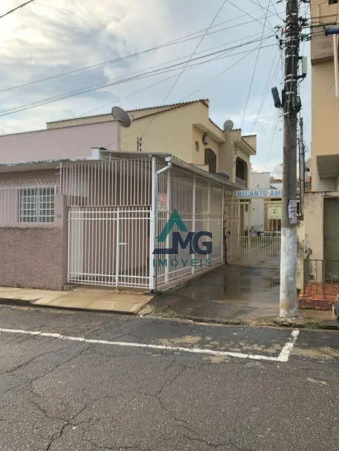 Foto 2 de Casa com 3 quartos à venda, 117m2 em  - MG