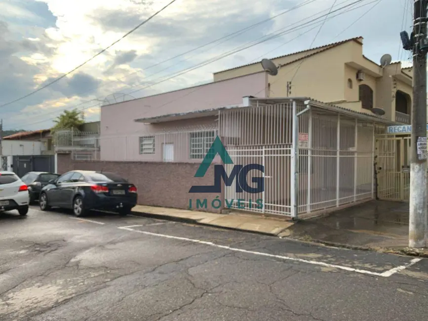 Foto 1 de Casa com 3 quartos à venda, 117m2 em  - MG