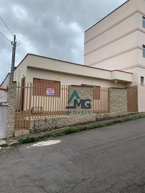 Foto 1 de Casa com 3 quartos à venda em Tres Coracoes - MG