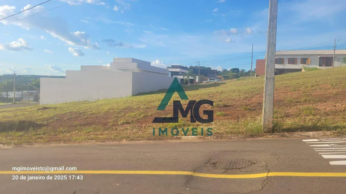 Foto 2 de Terreno / Lote à venda, 600m2 em Tres Coracoes - MG