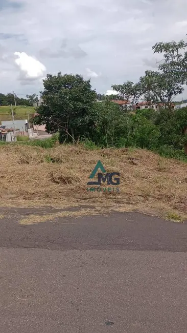 Foto 2 de Terreno / Lote à venda, 522m2 em Tres Coracoes - MG